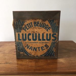 Ancienne boîte LUCULLUS  -  La maison