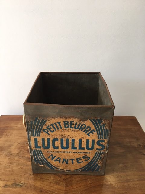 Ancienne boîte LUCULLUS  -  La maison