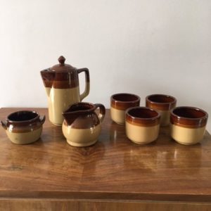 Service à café poterie émaillée  -  La faience - porcelaine - céramique