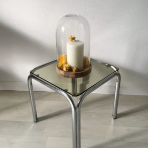Petite table basse / bout de canapé  -  La décoration