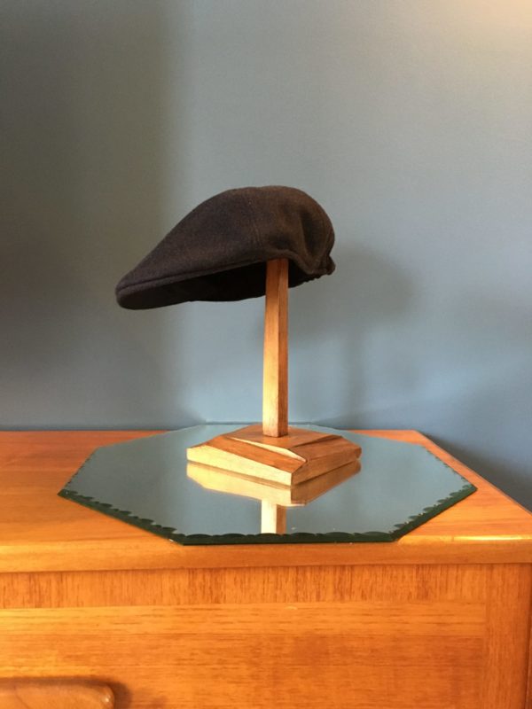 Porte chapeau en bois  -  La décoration
