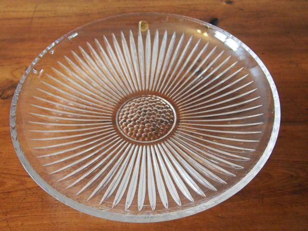Grand plat creux en cristal  -  La décoration