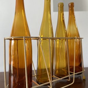 Porte bouteilles et bouteilles vintage  -  La décoration
