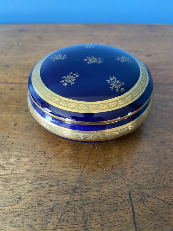 Boîte à bijoux porcelaine de limoges  -  La décoration