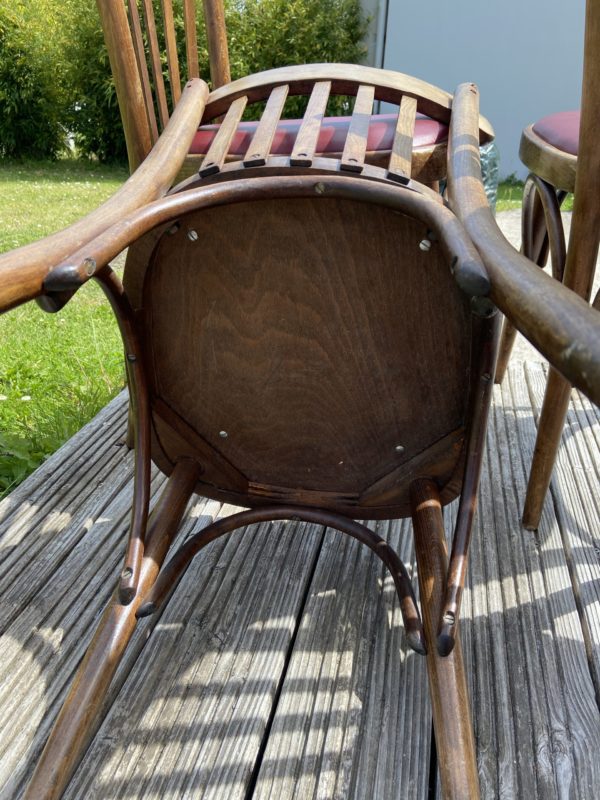 Ancienne chaise bistrot  -  La maison