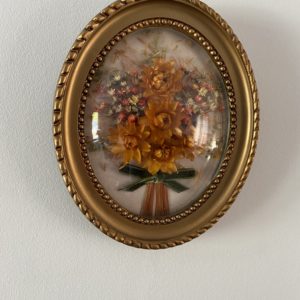 Cadre ovale bombé fleurs séchées  -  La décoration