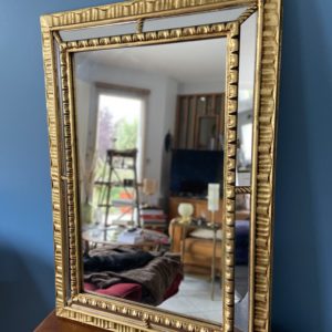 Ancien miroir bois doré à parcloses  -  La décoration