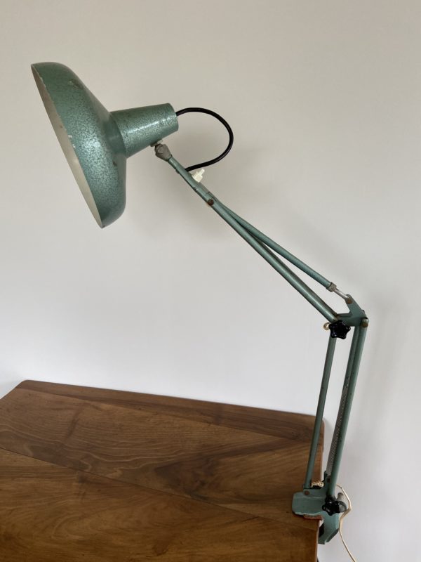 Ancienne lampe industrielle  -  L'éclairage